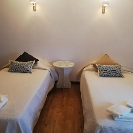 Historic Village Near Serra Da Estrela Cabeça Bed and breakfast