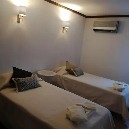 Historic Village Near Serra Da Estrela Cabeça Bed and breakfast Sortelha